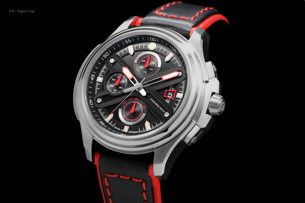 GT-SuperCup Chronograph aus seitlichem Winkel